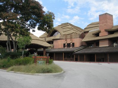 animal-kingdom-lodge-entrance