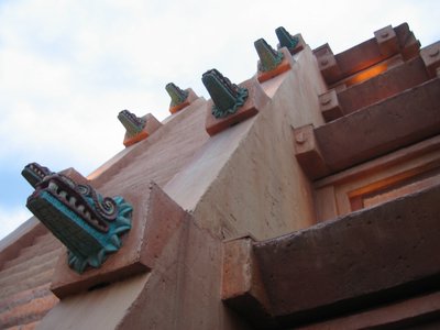epcot-mexico-pyramid