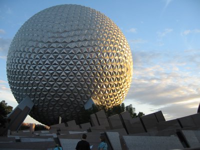epcot-spaceship-earth-dusk