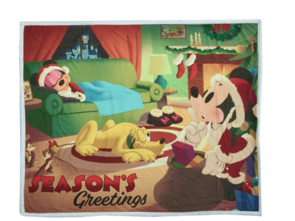 Reversible throw blanket. Photo credits (C) Disney Enterprises, Inc. All Rights Reserved 