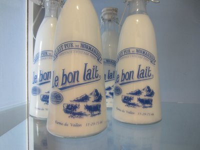 The old-style France theme is everywhere, including plenty of classic-looking milk bottles.