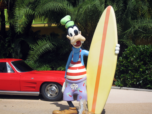 Photo-op with Goofy and his surfboard.